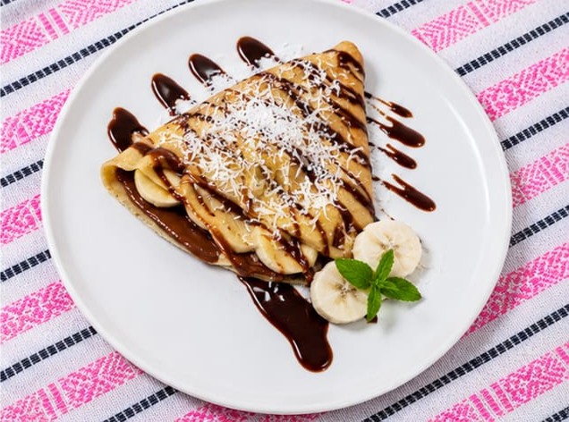 Crêpe Nutty Golden con plátano, dulce de leche y nuez